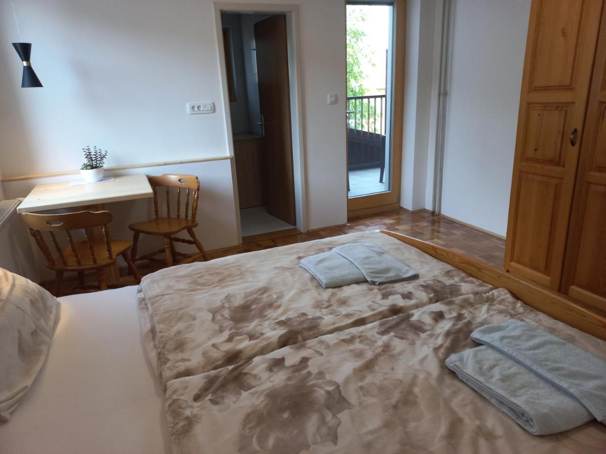 Sobe Levc Bed & Breakfast Мозирие Екстериор снимка